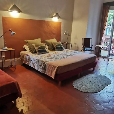 Le Mimosa Bed & Breakfast Saint-Saturnin-de-Lucian Eksteriør bilde
